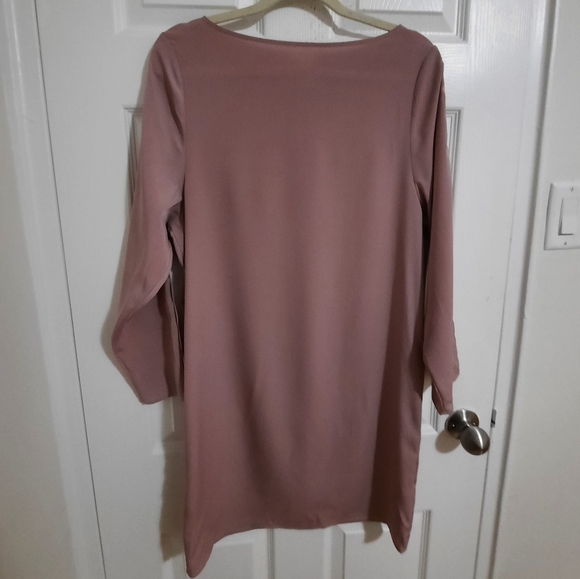 H&M Dresses & Skirts - BOGO FREE Dusty rose over the knee dress